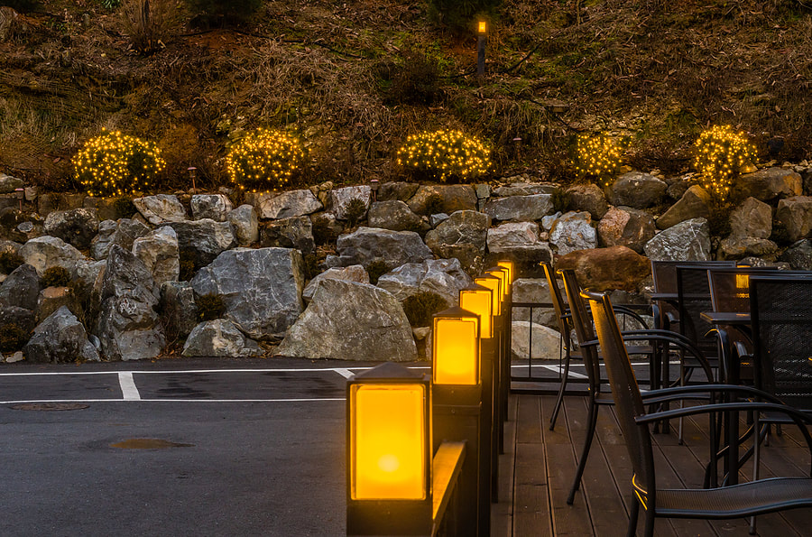 outdoor dining with outdoor lighting 
